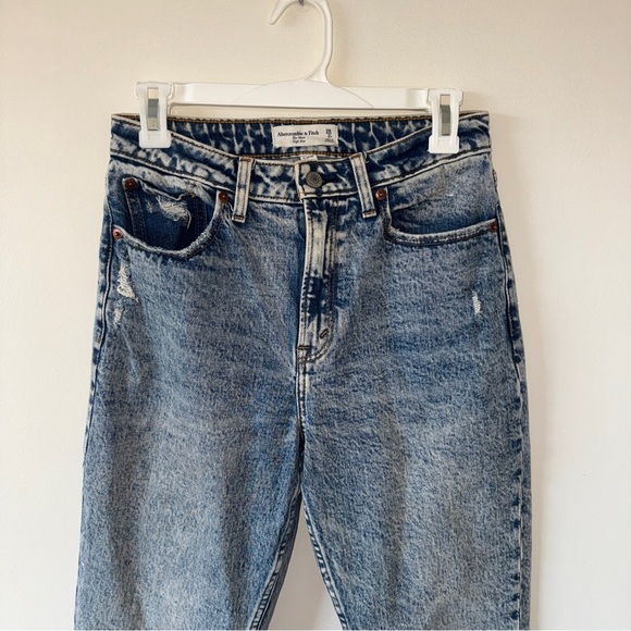Abercrombie & Fitch The Mom High Rise Jeans Acid Wash
Denim Curve Love 26/2R - Picture 2 of 6